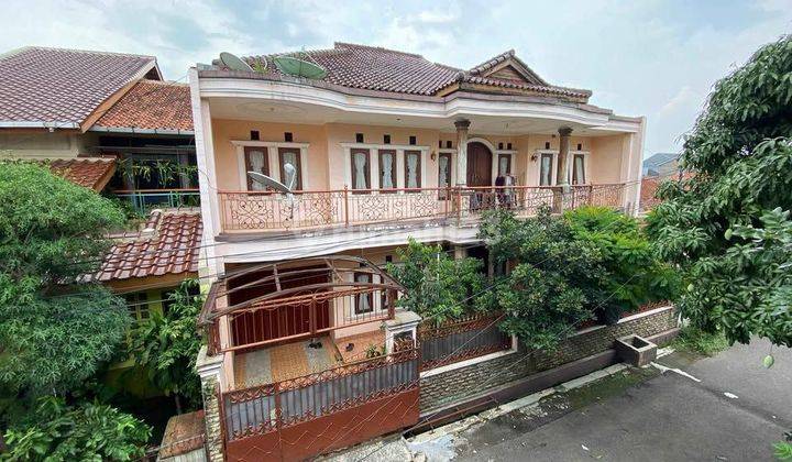 Dijual Rumah Terawat 2 Lantai Siap Huni Murah 1