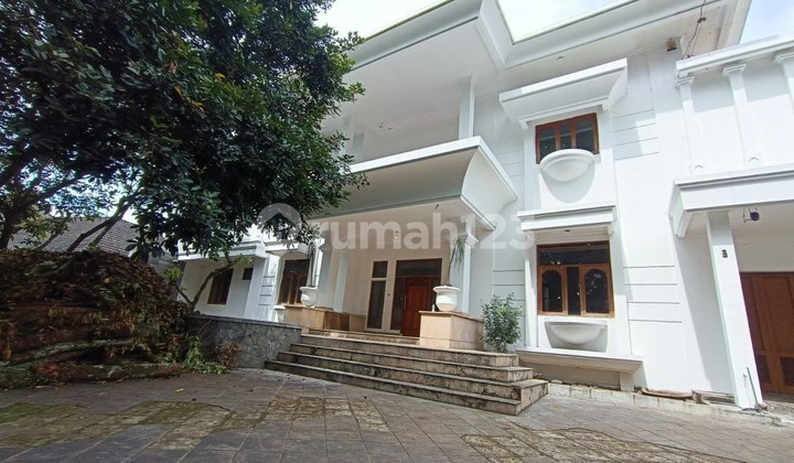 Dijual Rumah Sayap Riau Depan Lapang Supratman Bandung