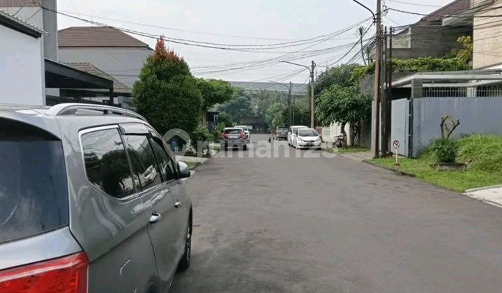 Dijual Rumah Mewah Semi Furnished di Mekarwangi 2