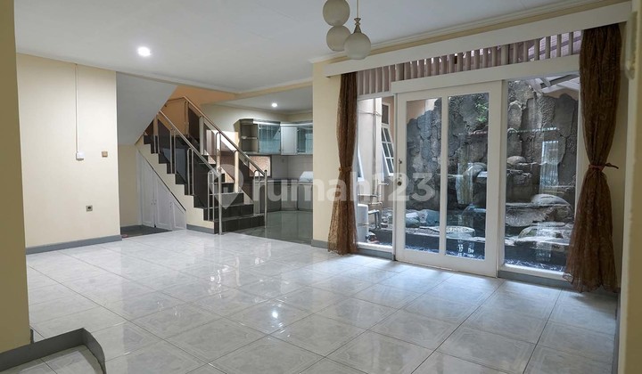 Dijual Rumah Lux Antapani 2 Lantai Nyaman dan Aman