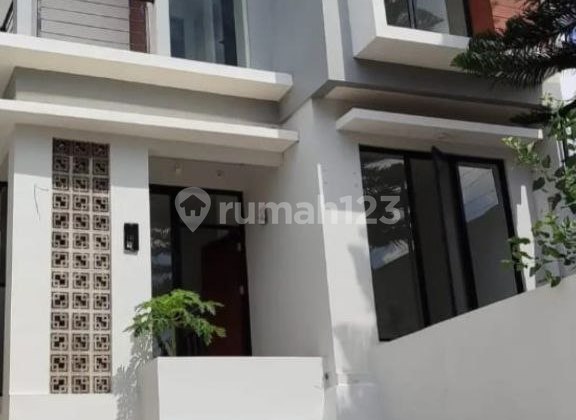 Dijual Rumah 2 Lantai masih baru disegn moderen 1