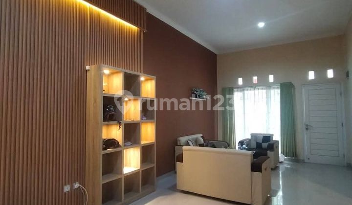 For Sale: Nice 2-Story House in Arcamanik Semi-Furnished 2