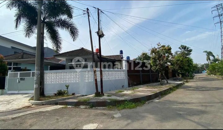Dijual Rumah Mewah di Hook Jalan Futsal Pesona Arcamanik Dijual Rumah Mewah di Hook Jalan Futsal Pesona Arcamanik
