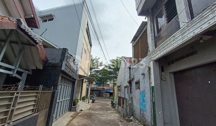 Dijual Rumah Hitung Tanah di Mainroad Sudirman 2