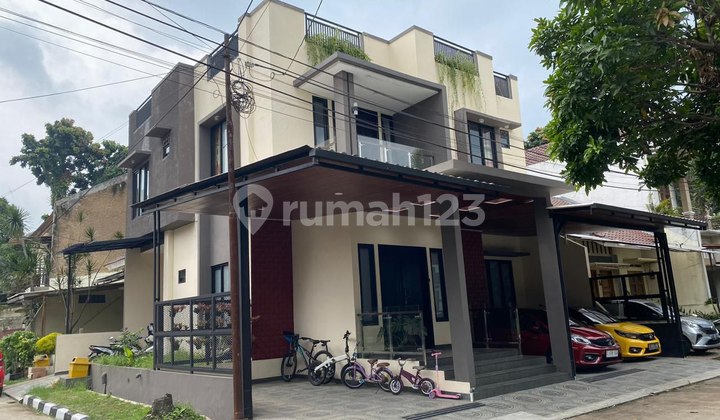 Rumah 2 Lantai dengan Rooftop Siap Huni Dekat Exit Tol Kopo Rumah 2 Lantai dengan Rooftop Siap Huni Dekat Exit Tol Kopo
