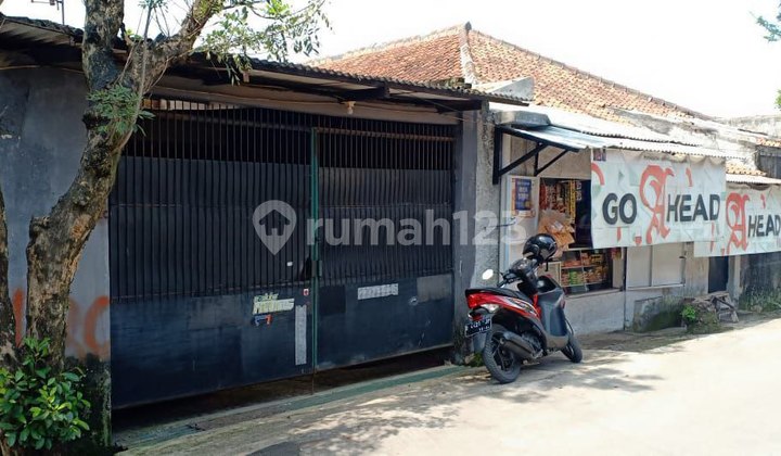 Cheap old house in Turangga Buahbatu near Mie Gacoan