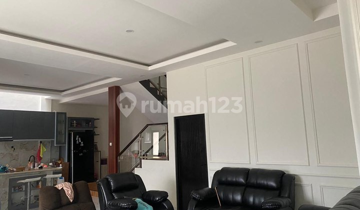 Rumah 2 Lantai dengan Rooftop Siap Huni Dekat Exit Tol Kopo 2