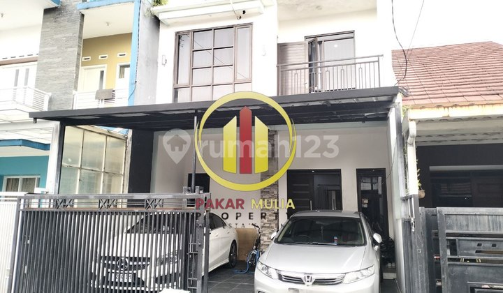 Ready-to-Occupy House in Setra Dago Antapani with 2-Car Carport, Negotiable Price.