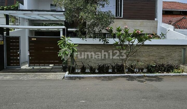 Rumah Mewah Bagus Unfurnished SHM Margahayu, Bandung
