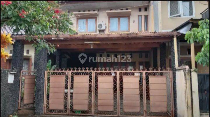 Rumah Bagus Dekat Area Perkantoran Komplek Kawaluyaan Indah 2