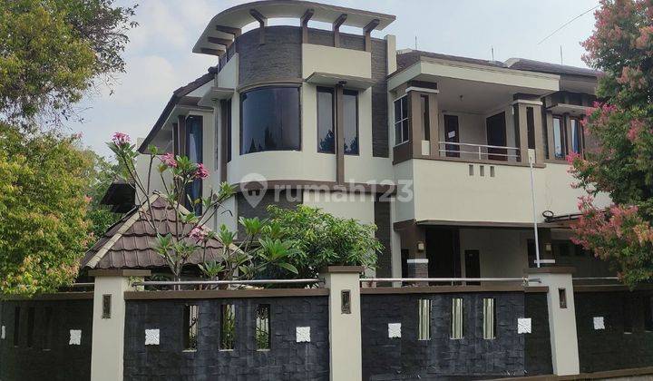 Rumah Mewah Lokasi Terbaik di Batununggal Indah 1