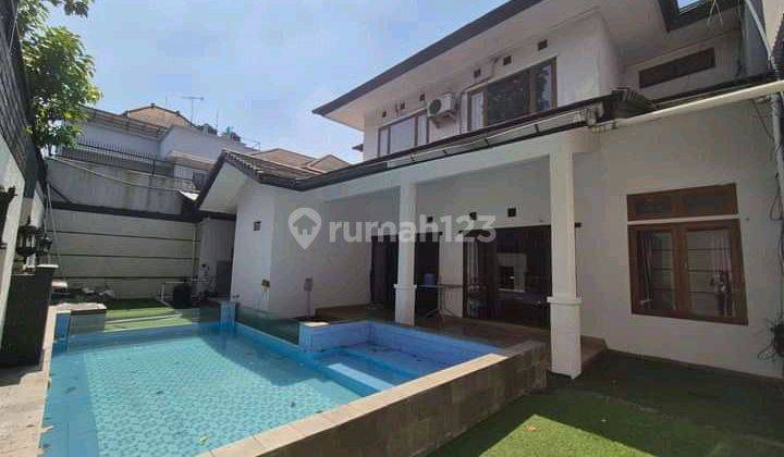 Rumah Mewah Semi Furnished Ada Kolam Renang Batununggal Indah 1