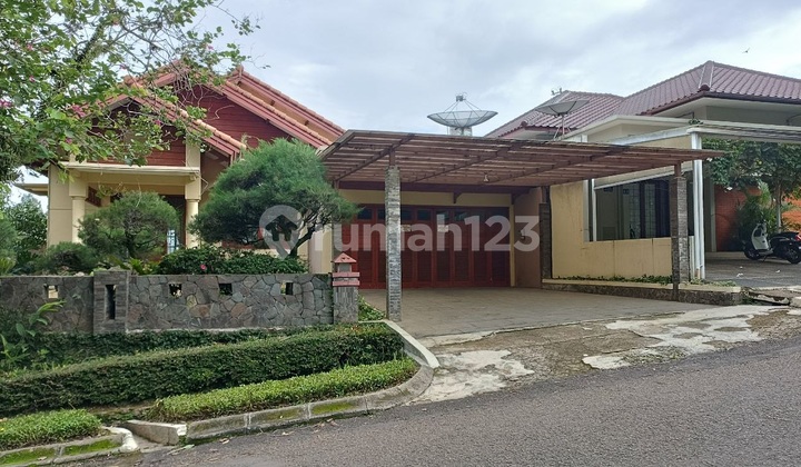 Rumah bagus dan kokoh terawat Dago resort lokasi depan Rumah bagus dan kokoh terawat Dago resort lokasi depan