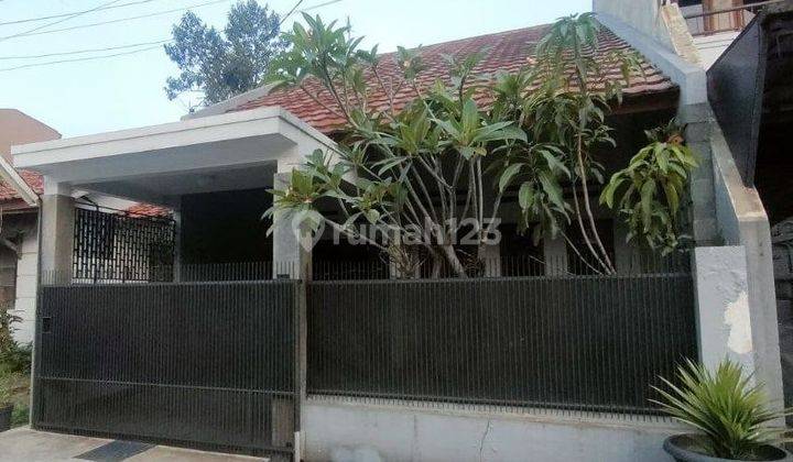 Rumah Bagus Semi Furnished SHM di Antapani, Bandung 1