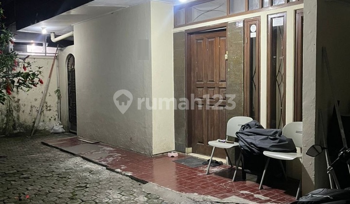 Rumah Lama Terawat di Turangga Buahbatu 