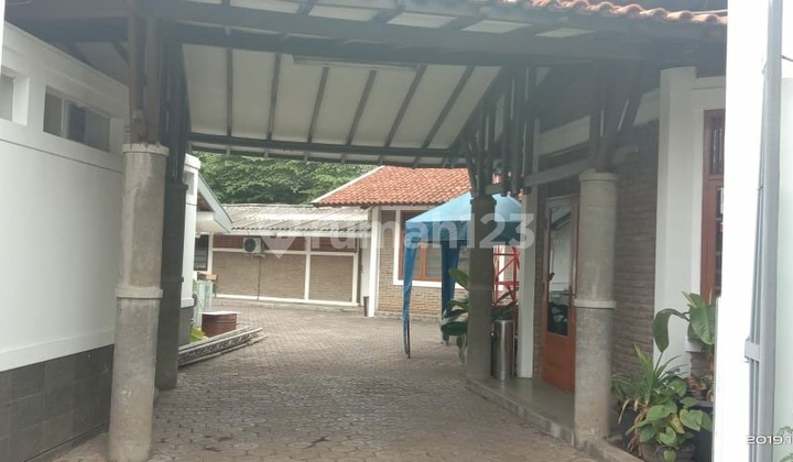 Affordable house in a great location, Riau Wing, Bandung, suitable for business. 2