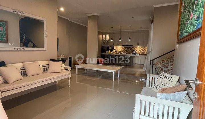 Rumah 2 Lantai Bagus Furnished di Setiabudi, Bandung 2