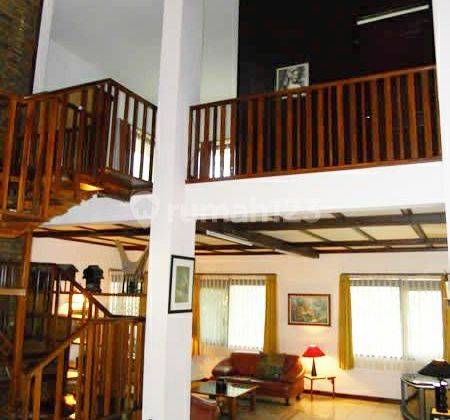 Rumah 2 Lantai Bagus di Sayap Dago, Bandung 2