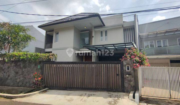 Rumah 2 Lantai Bagus di Setra Murni, Bandung 1