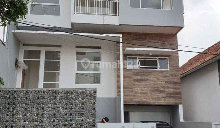 Rumah Minimalis Modern Siap Huni Cigadung Bandung  1