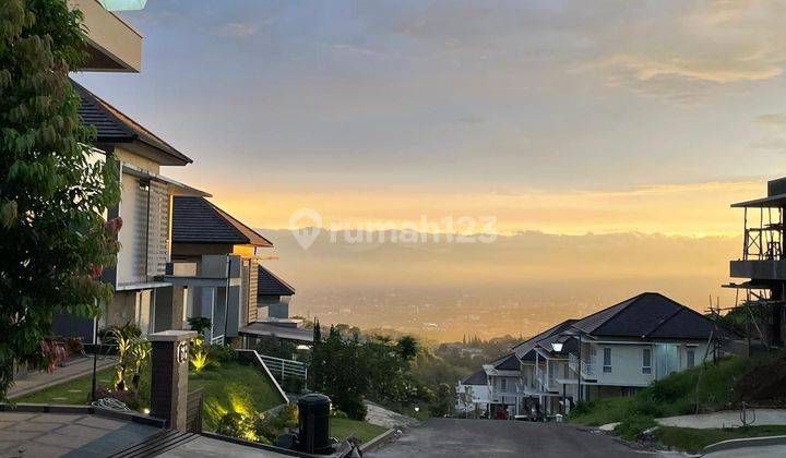 Rumah 3 Lantai Bagus di Dago Pakar, Bandung 2