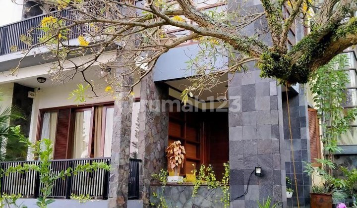 Rumah Mewah di Resor Dago Pakar View Langsung Kota Bandung