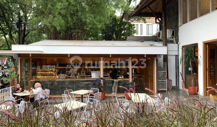 Dijual cepat cafe aktif di area riau bandung lokasi strategis Dijual cepat cafe aktif di area riau bandung lokasi strategis