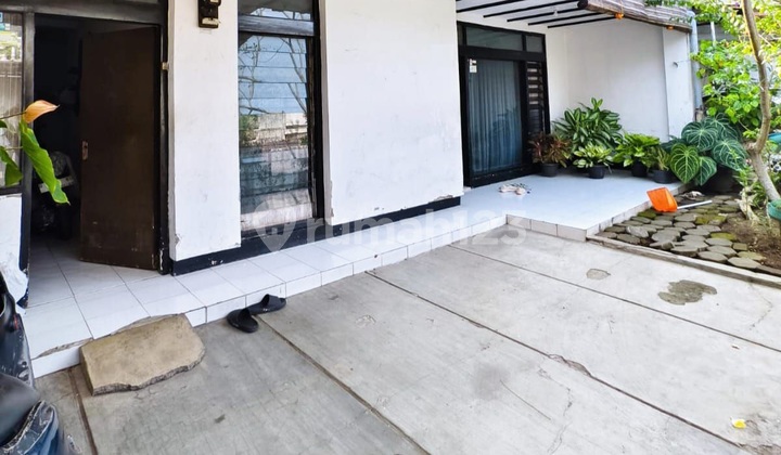 House for sale in Sukaluyu, Bandung, rare good location.