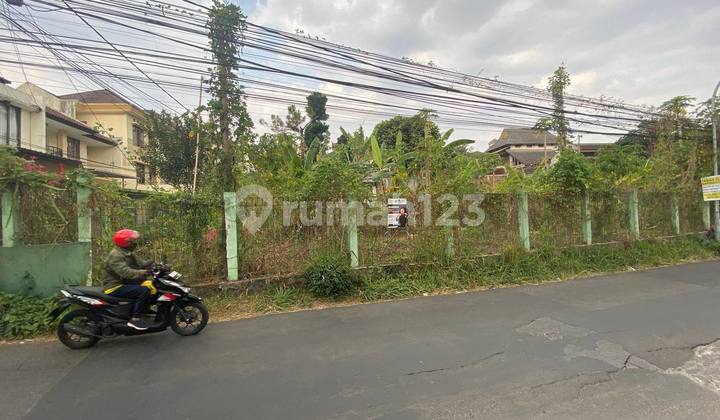 Large, spacious land in a strategic location near Pasteur Toll Road, Bandung. Large, spacious land in a strategic location near Pasteur Toll Road, Bandung.