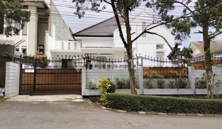 House Near Maranatha/Pvj House in Setra Indah Complex
