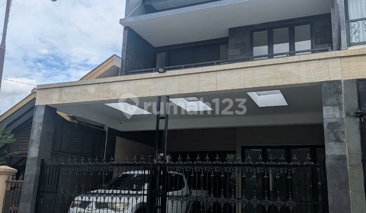 Beautiful house in Turangga, Bandung, great location.