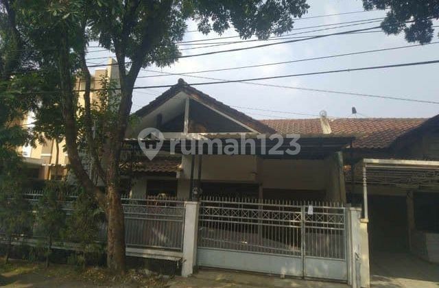 Rumah Terawat Kawasan Elit Batununggal Indah 1