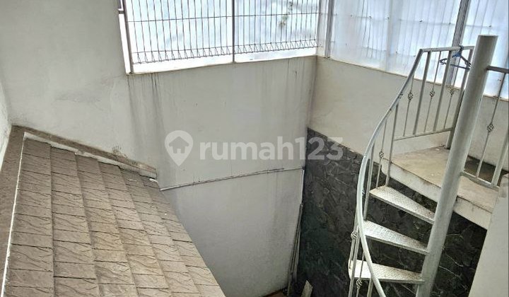 Rumah Mewah Murah 2 Lantai Siap Huni di Taman Holis Indah 2