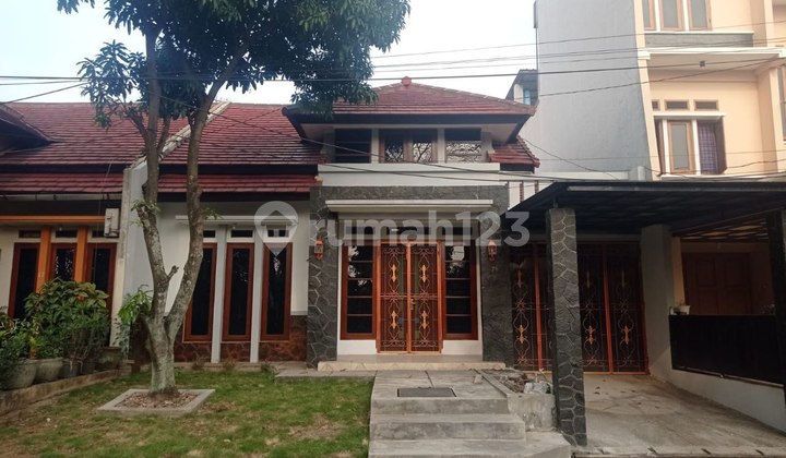 Rumah Bagus Terawat Siap Huni Minimalis Dalam Cluster 