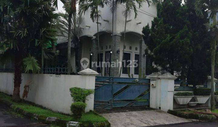 Rumah Besar Dalam Cluster Istana Kawaluyaan Soekarno Hatta 1