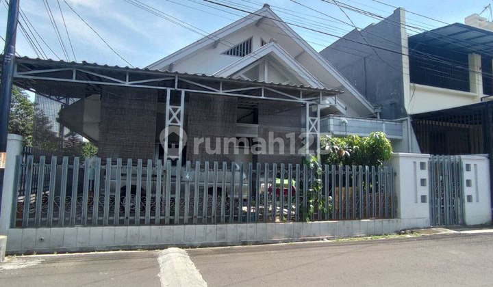 Rumah terawat lokasi bagus di Batununggal bandung 1