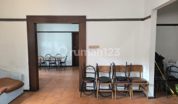 Rumah Lama Strategis Hitung Tanah di Sayap Riau Bandung Rumah Lama Strategis Hitung Tanah di Sayap Riau Bandung