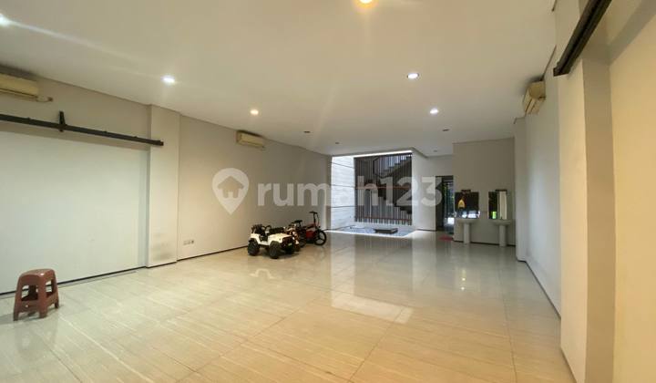 Rumah Hunian Dan Ruang Usaha Di Cihampelas Bandung 2