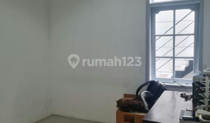 Rumah bagus 2 lantai siap huni belakang metro margahayu 2