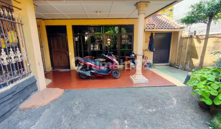 Ready-to-Occupy House with SHM in Astanaanyar, Bandung 2