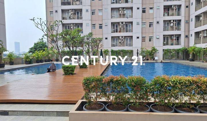 Di  Apartemen The OAK Tower Sky Garden Apartment Siap Huni 1