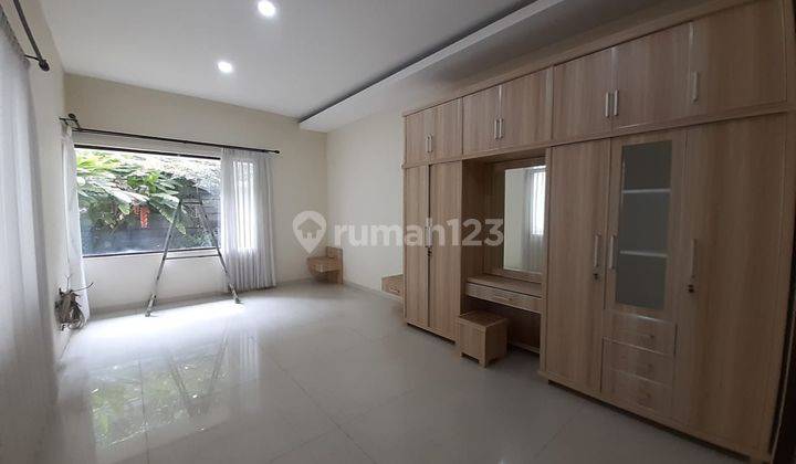 Disewa Rumah Mewah, Asri ,Setramurni Raya 2