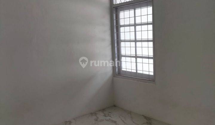 DISEWAKAN RUMAH BESAR BAGUS SIAP HUNI DI KOMPLEK BUMI KOPO KENCANA 2