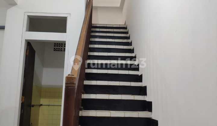 Disewakan  Rumah di Sayap sudirman 2 Lantai SHM Bagus 2