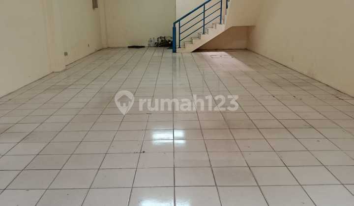 3-Storey Strategic Shop House in Astana Anyar Bandung, Ideal for Office or Various Businesses