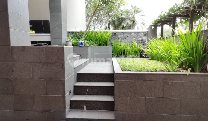 Jual Rumah Mewah 2 Lantai di Komplek Istana Regency I Bandung Jual Rumah Mewah 2 Lantai di Komplek Istana Regency I Bandung