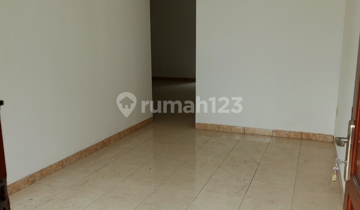 Comfortable Large House in Taman Kopo Indah 3 One Gate System 2