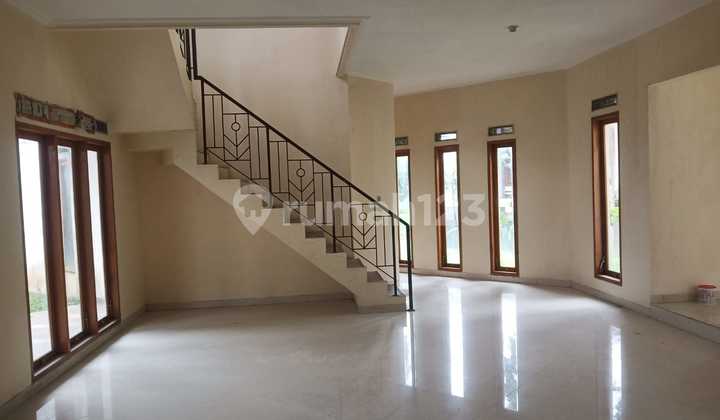 Dijual Rumah Besar 2lt Setraduta Murah Bandung 2