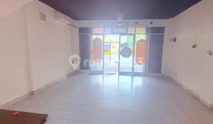 For Rent 2-Street Front Shop House Ready to Occupy 2