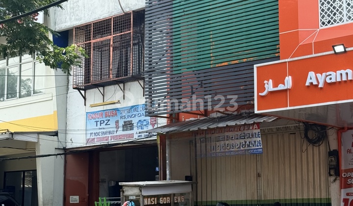 Disewakan Ruko Strategis Jalan Ciledug Raya 3 Lantai Siap Huni 1